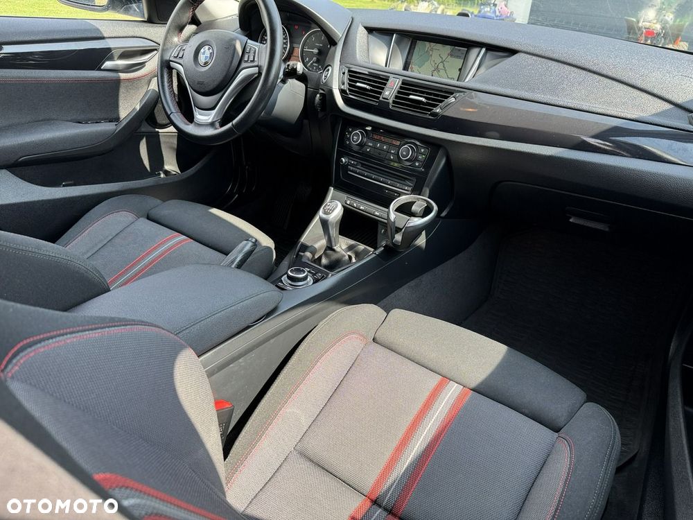 BMW X1 sDrive18d Sport Line - 27