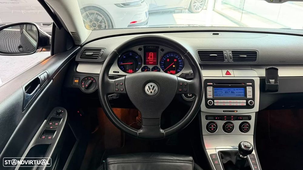 VW Passat 2.0 TDI Sport - 19
