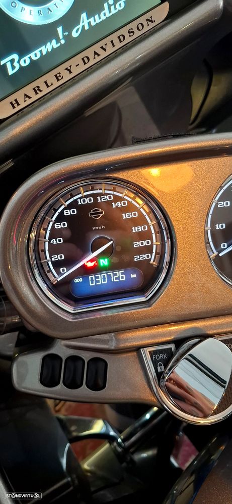 Harley-Davidson Road Glide CVO - 6