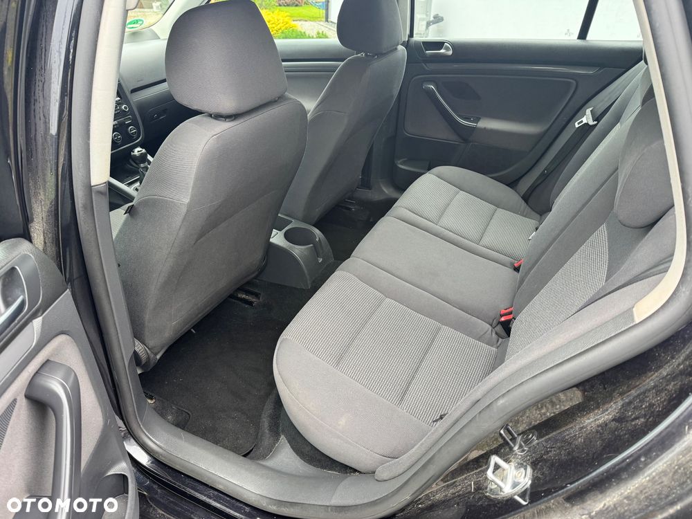 Volkswagen Golf - 34