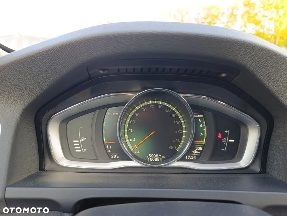 Volvo V60 T3 Summum - 16