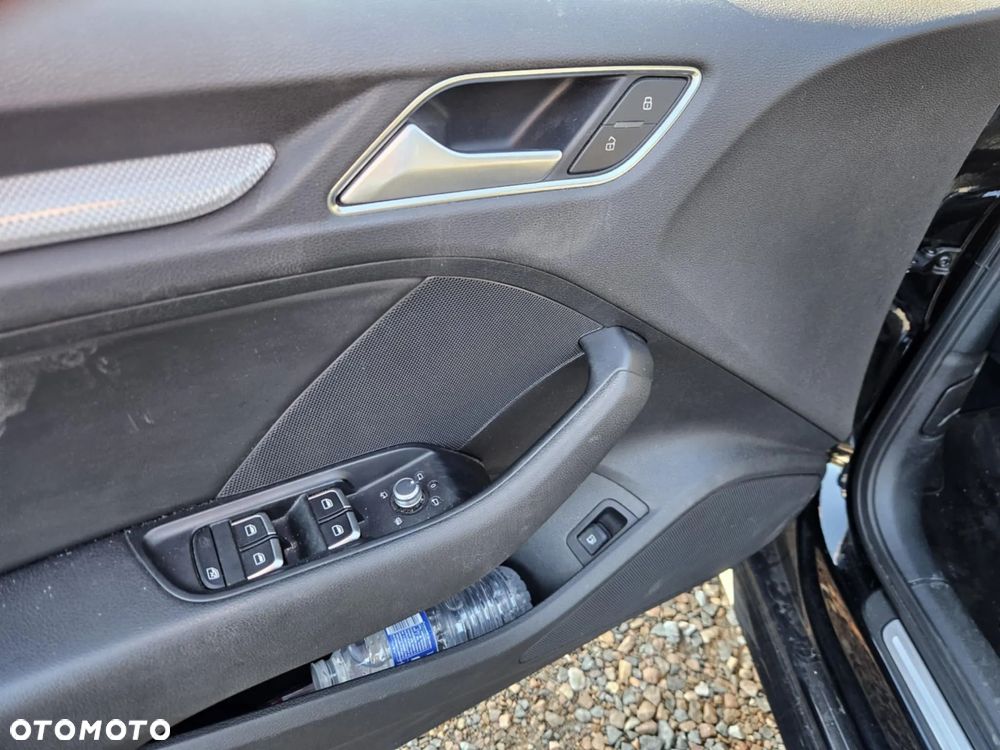 Audi A3 Sportback 1.4 TFSI e-tron Ambiente - 19