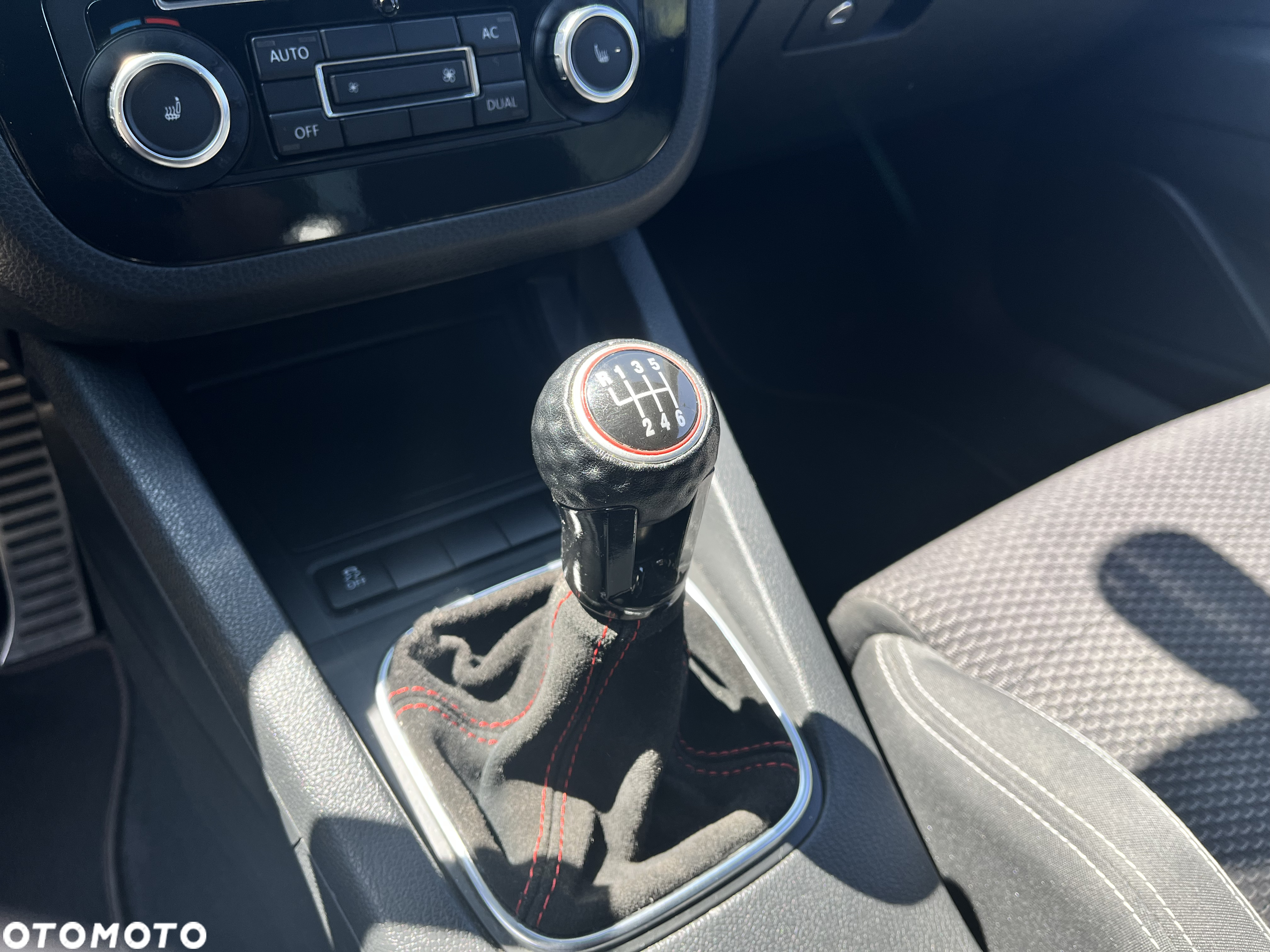 Volkswagen Scirocco 2.0 TDI - 10