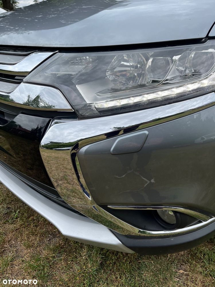 Mitsubishi Outlander 2.2 DI-D 4WD Automatik Diamant Edition - 33