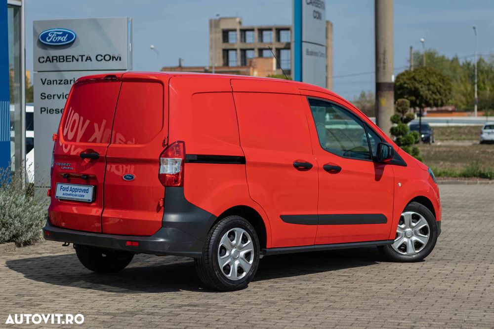 Ford Transit Courier Van - 13