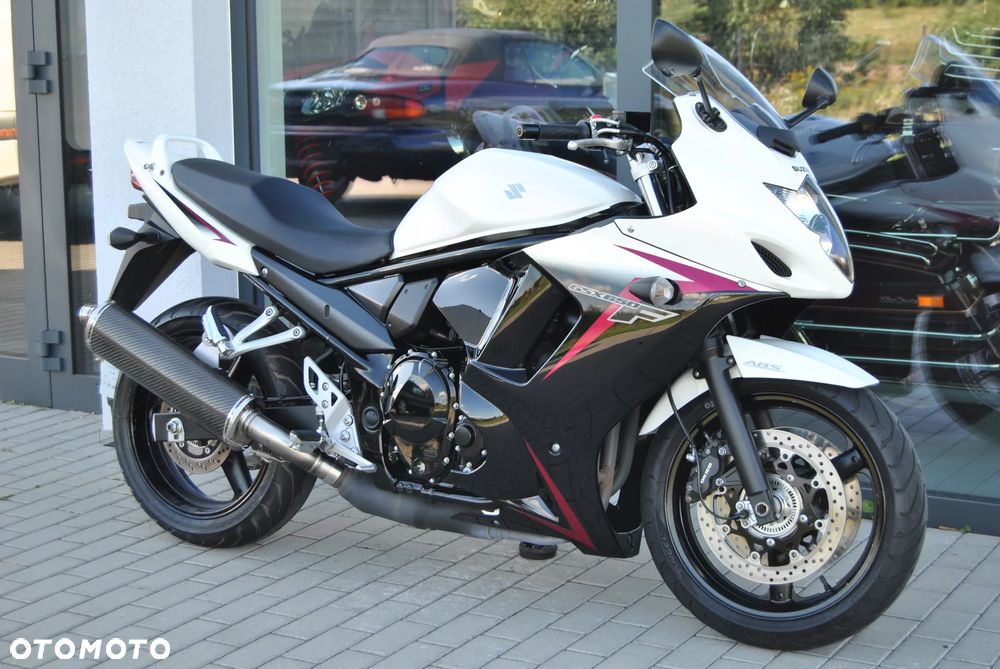 Suzuki GSX - 4