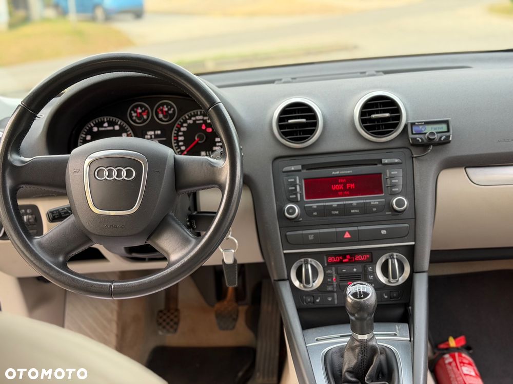 Audi A3 Sportback 1.6 Ambiente - 19