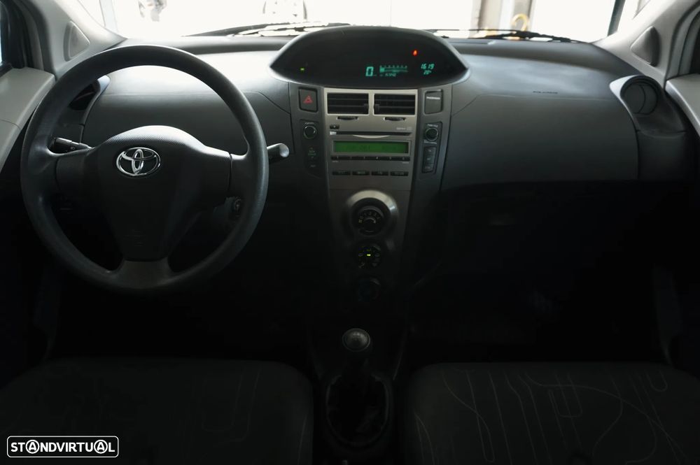 Toyota Yaris 1.0 VVT-i Comfort+AC - 8