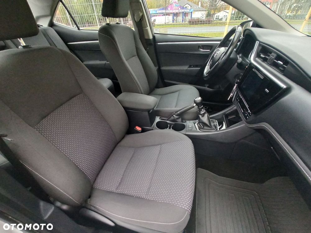 Toyota Corolla - 11