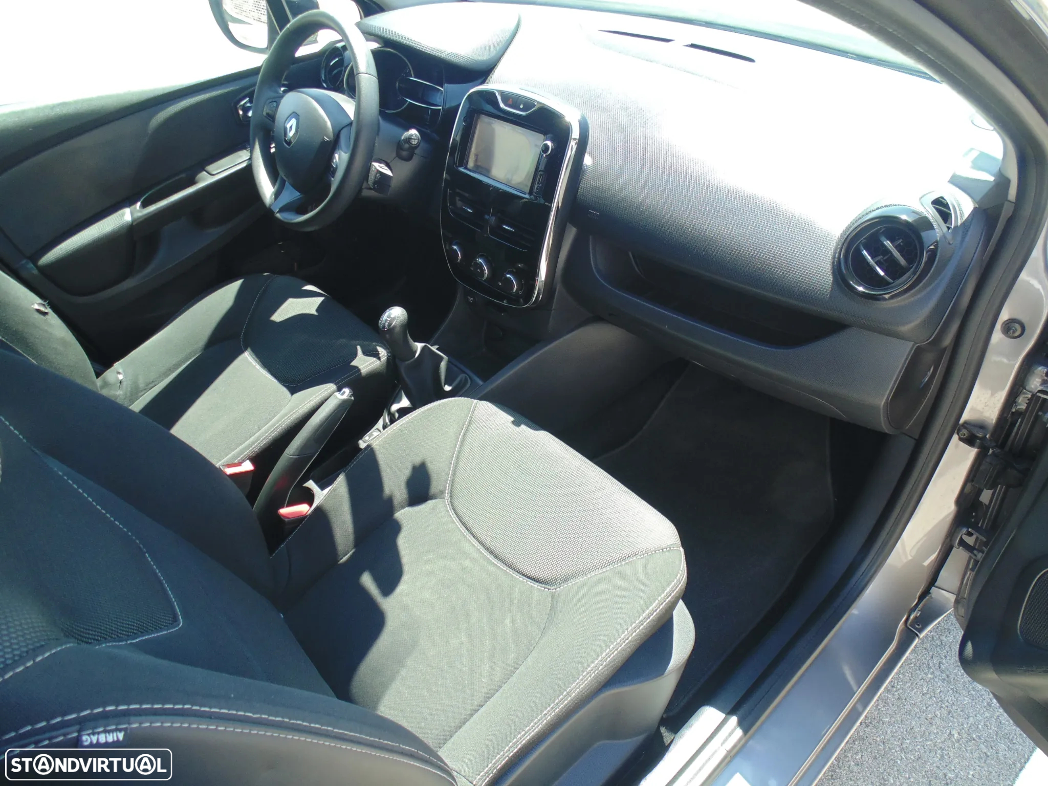 Renault Clio Sport Tourer 0.9 TCE Limited - 17
