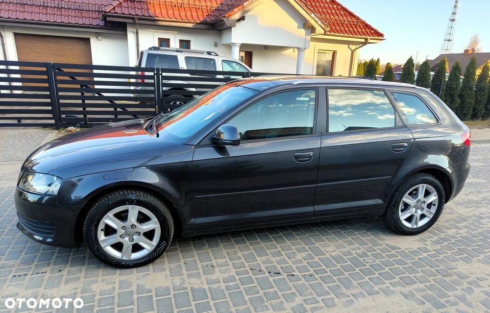 Audi A3 Sportback 1.6 Ambiente - 4