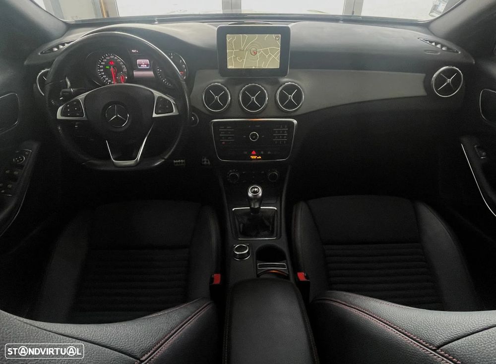 Mercedes-Benz GLA 180 d AMG Line - 12