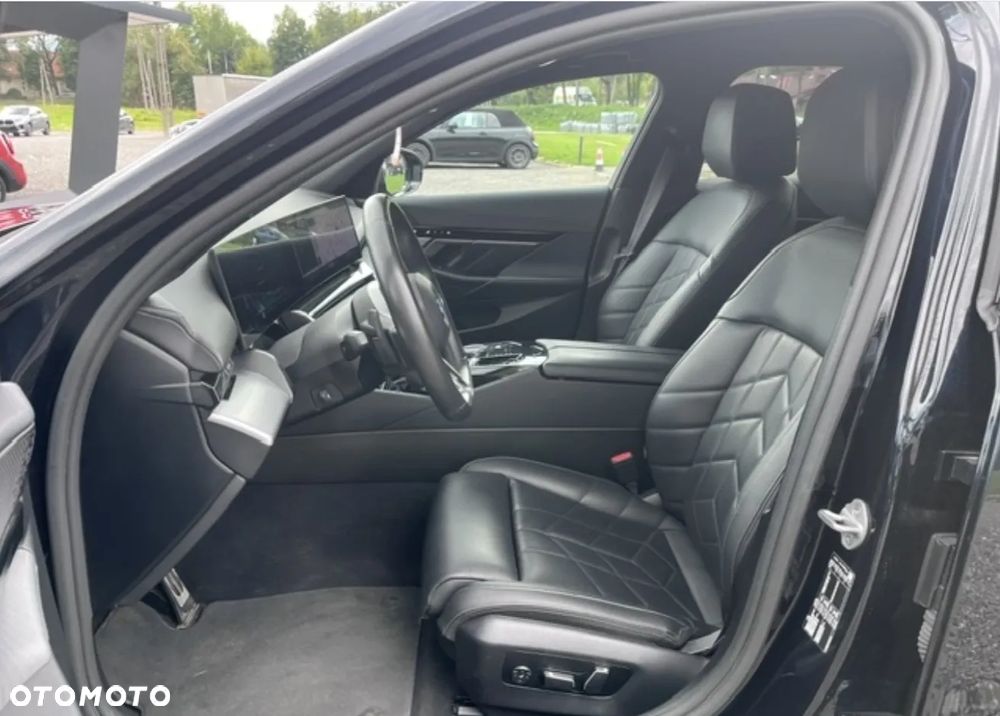 BMW 5 Series 2024 photo 3
