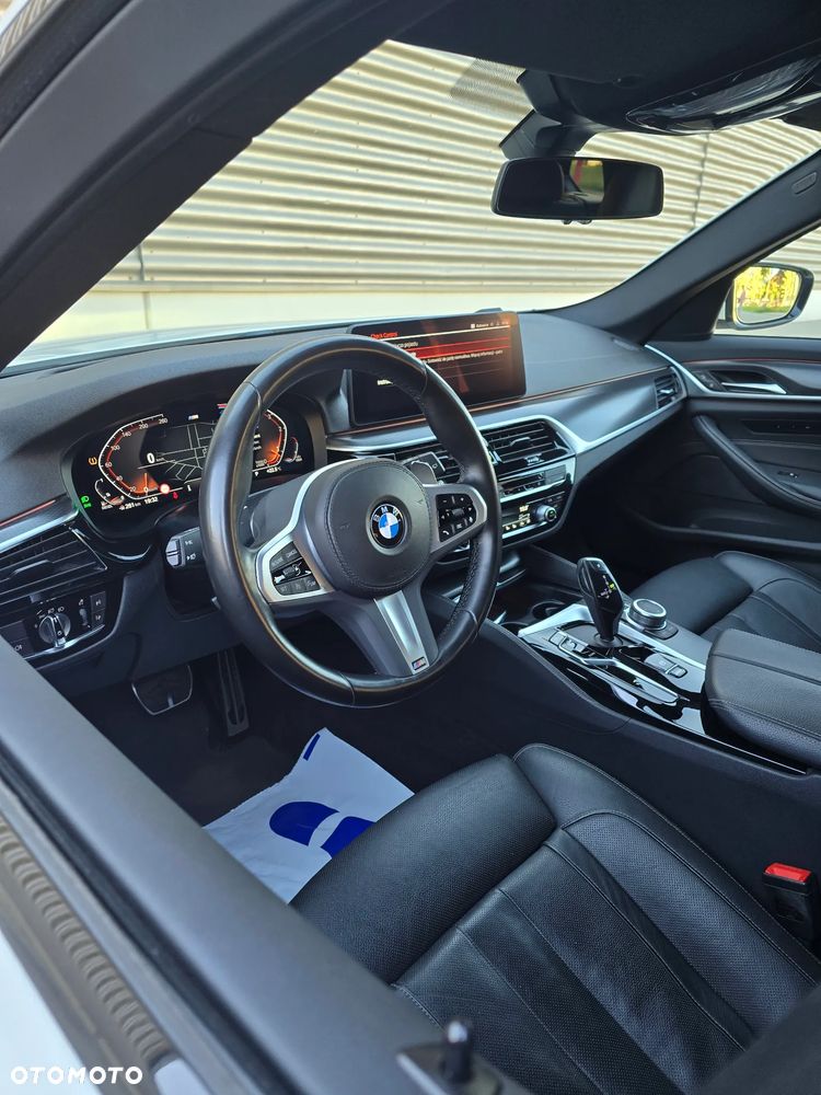 BMW Seria 5 520d xDrive MHEV M Sport sport - 9