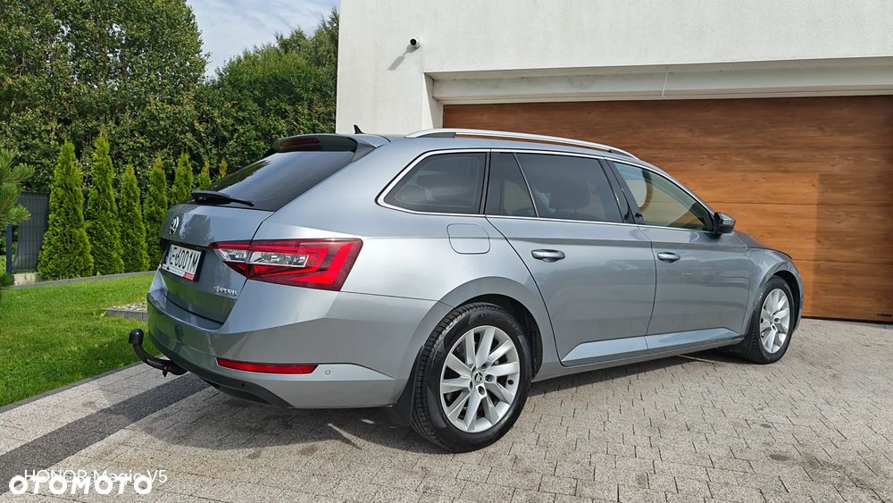 Skoda Superb 2.0 TDI DSG Premium Edition - 30