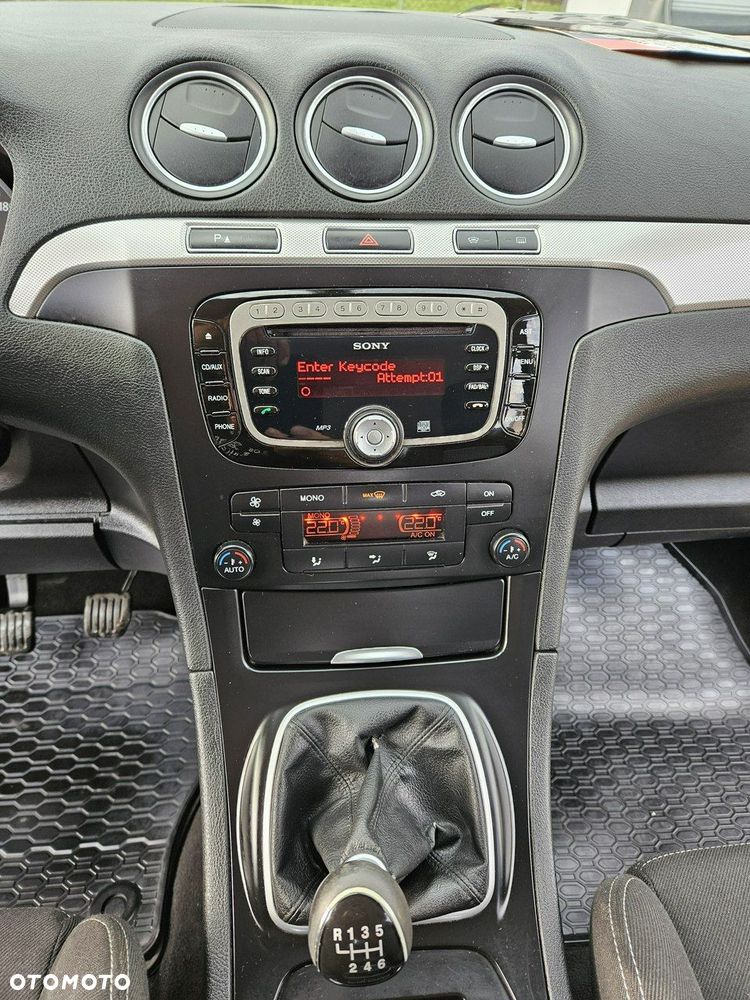 Ford S-Max - 13