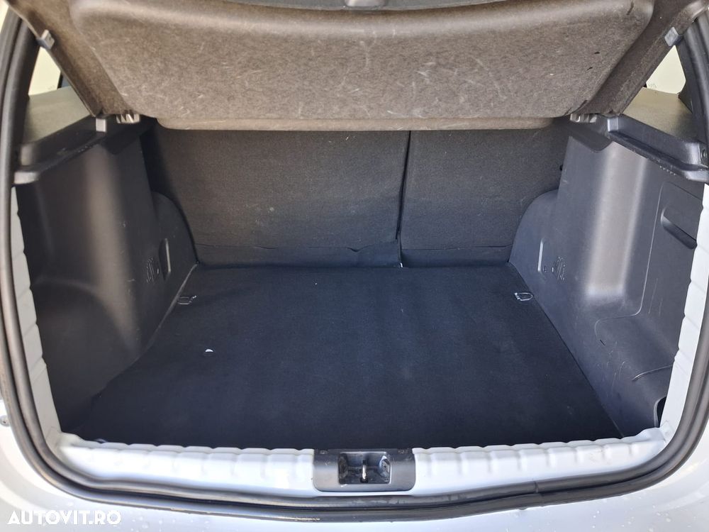 Dacia Duster 1.6 4x2 Laureate - 23