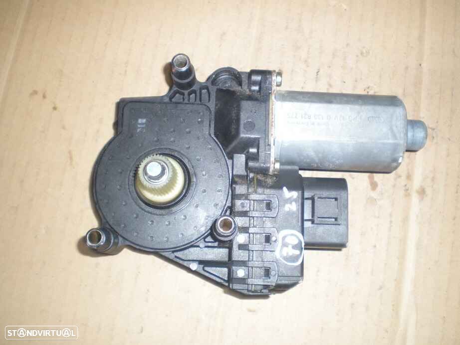 Motor Elevador Vidro 0130821775 AUDI A4 2001 FE AUDI A6  AVANT 2 4B FASE 1 1999 2.5TDI V6 24V 150CV  5P AZUL FE - 2