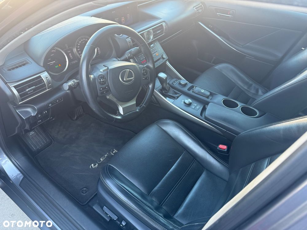 Lexus IS 300h Comfort EU6 - 19