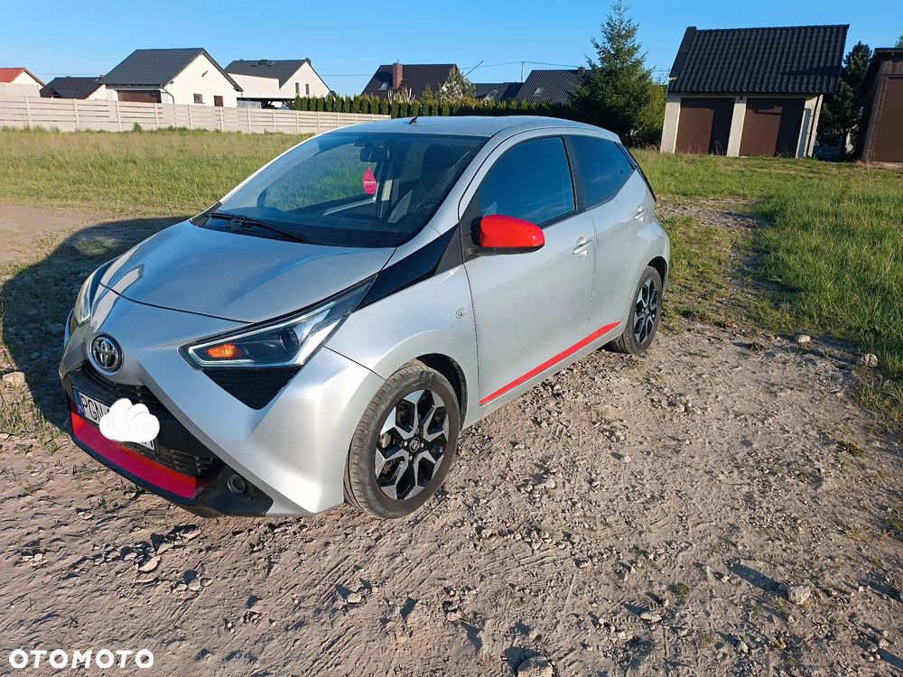 Toyota Aygo x-play - 1