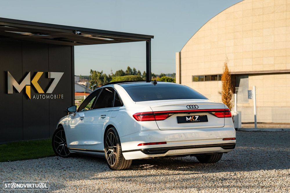 Audi A8 - 4