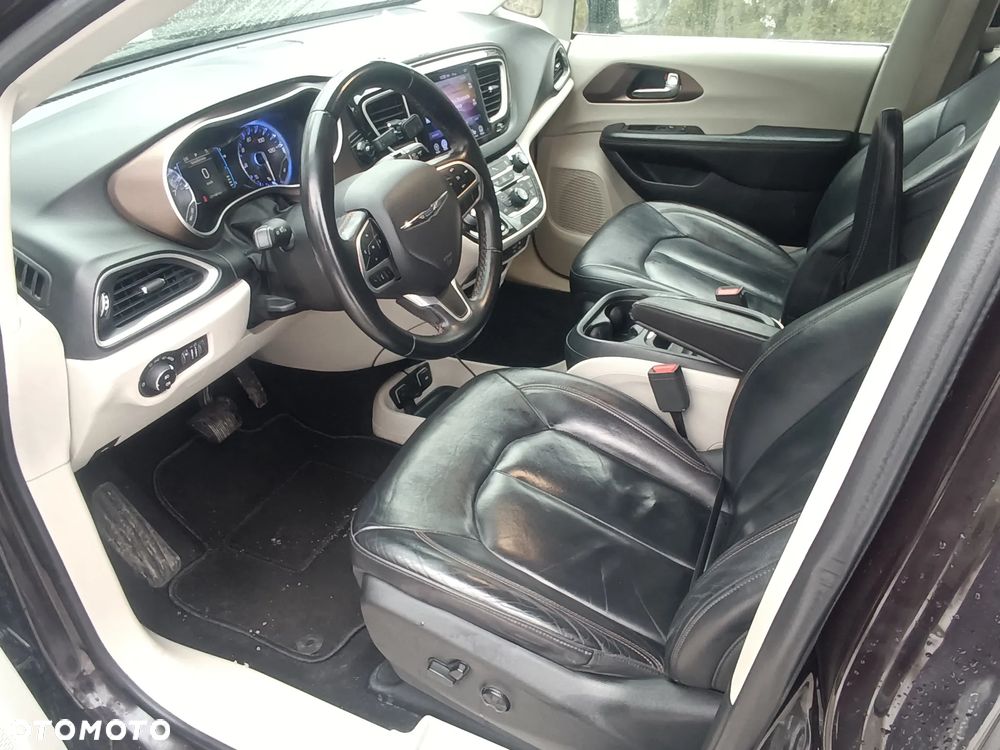 Chrysler Pacifica 2017