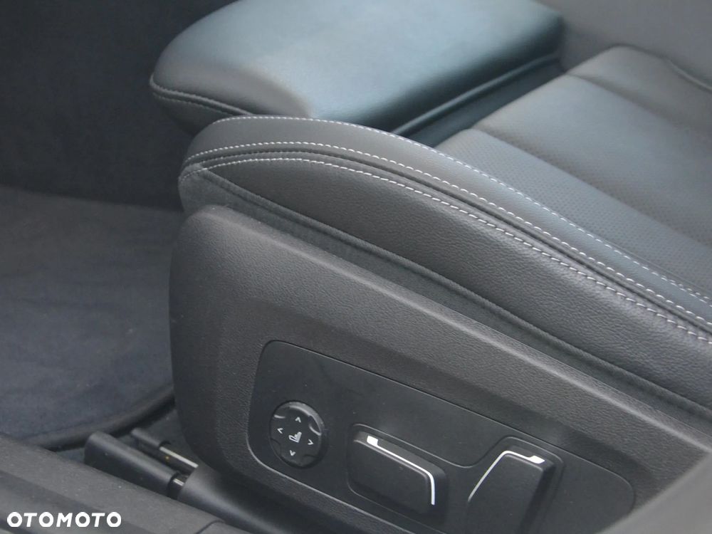 BMW Seria 3 320d xDrive M Sport sport - 12