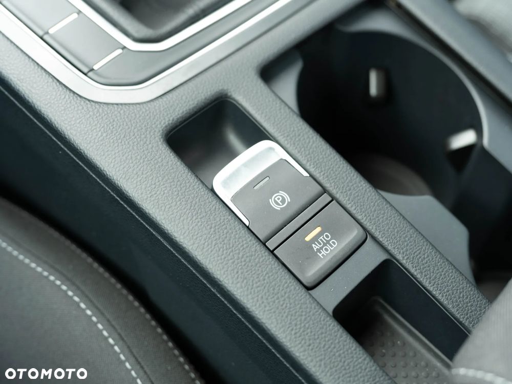 Volkswagen Passat Variant 1.5 TSI EVO Elegance - 33