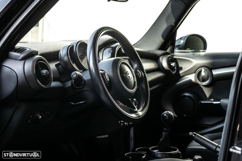 MINI 5 Portas One D - 15