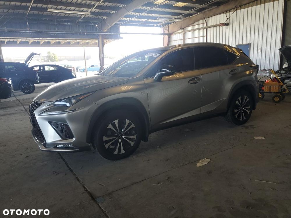 Lexus NX 300 AWD - 4