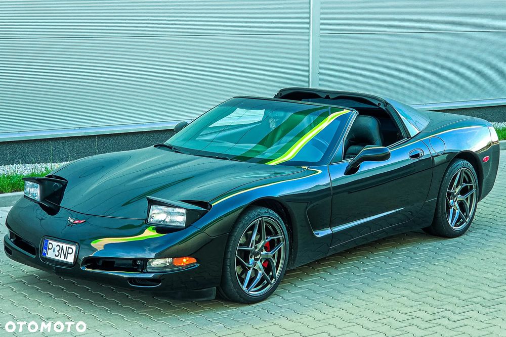 Chevrolet Corvette - 1