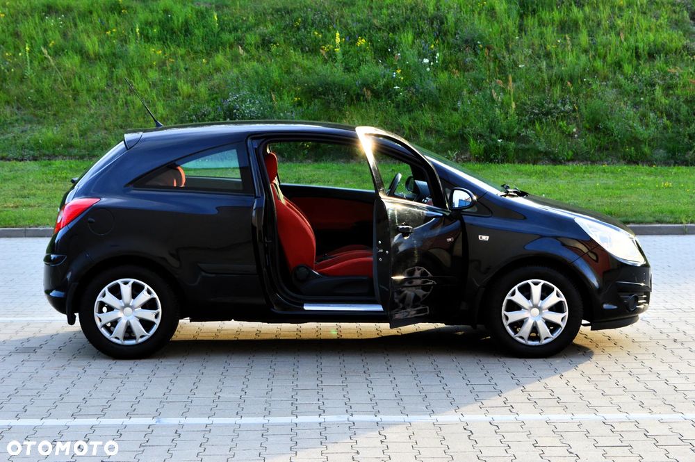 Opel Corsa 1.4 16V Cosmo - 27