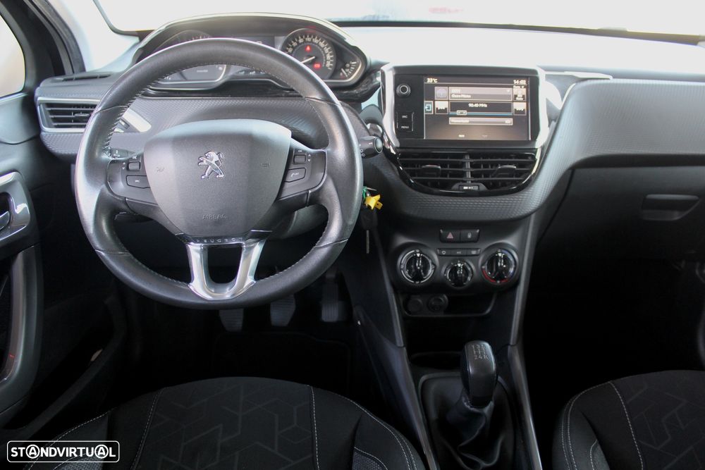 Peugeot 2008 1.6 BlueHDi Style - 9