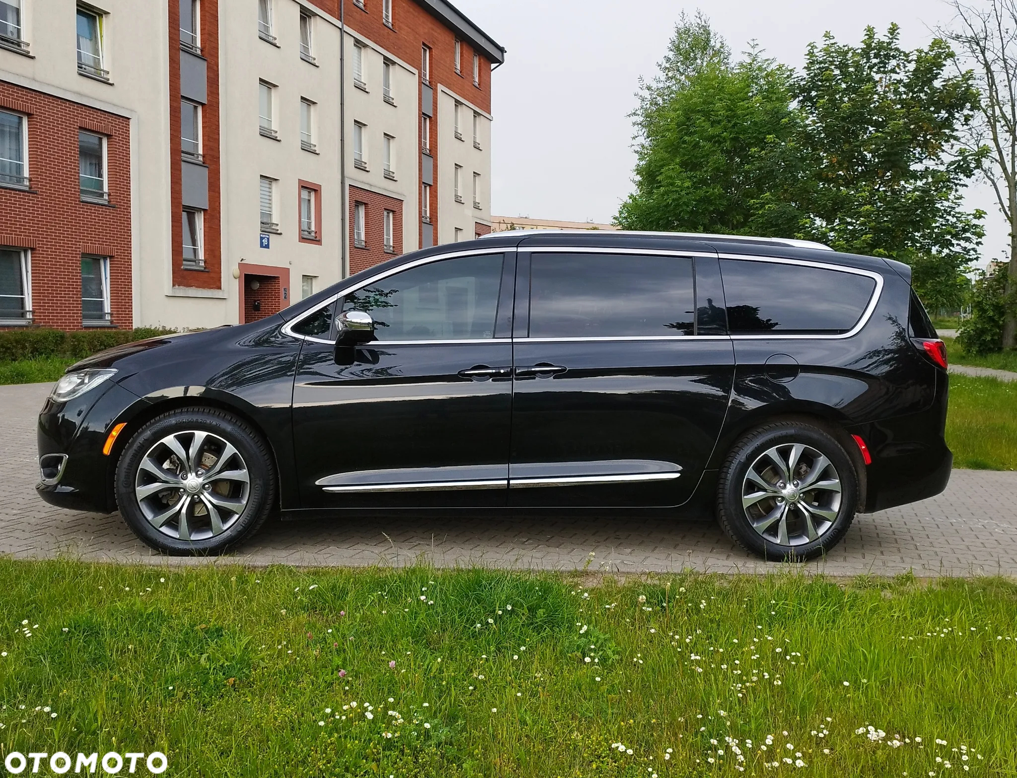 Chrysler Pacifica - 6
