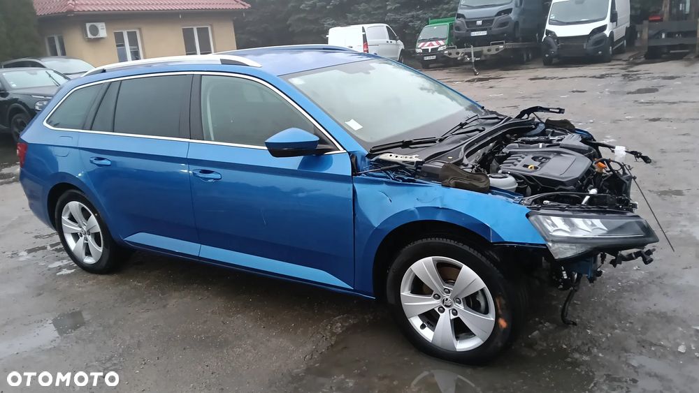 Skoda Superb 1.5 TSI ACT DSG Sportline - 5