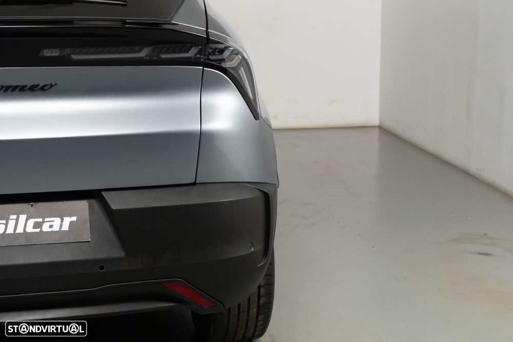 Alfa Romeo Junior 54 kWh Intensa - 17
