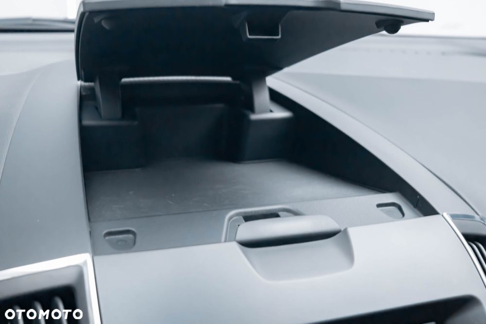 Ford Galaxy 2.5 Duratec FHEV TITANIUM - 29
