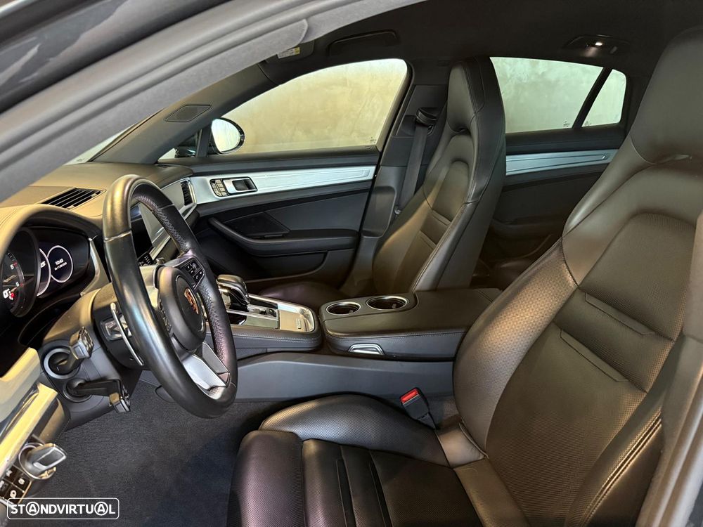 Porsche Panamera 4 S - 27