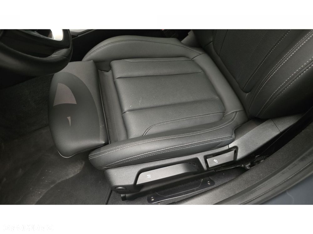 BMW Seria 3 320d xDrive mHEV - 19
