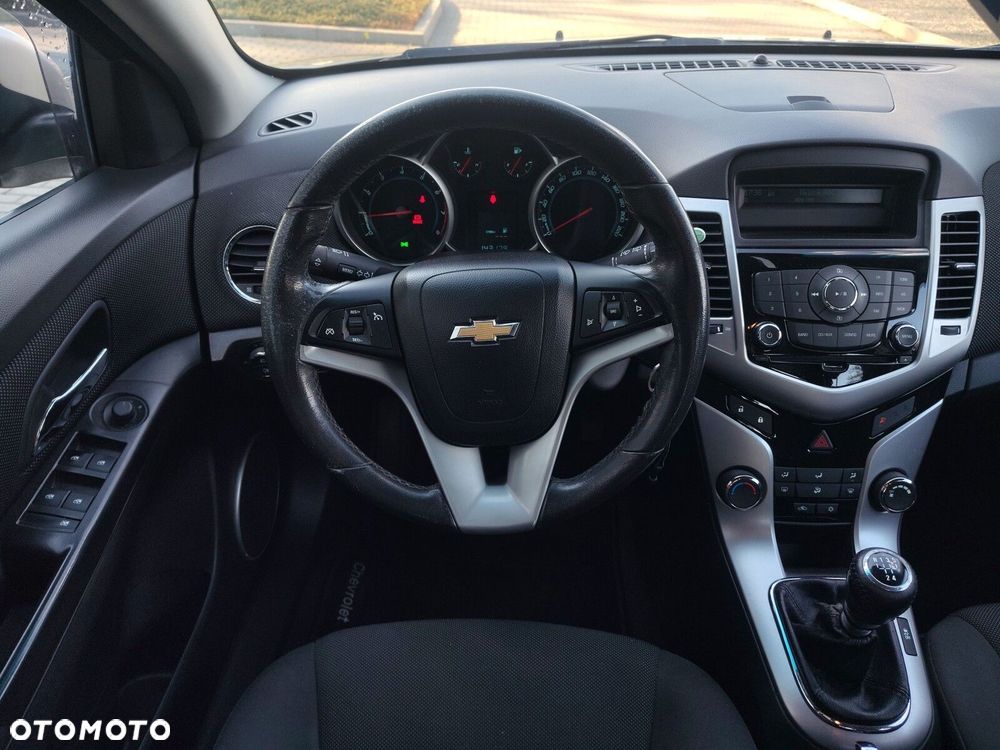 Chevrolet Cruze - 13