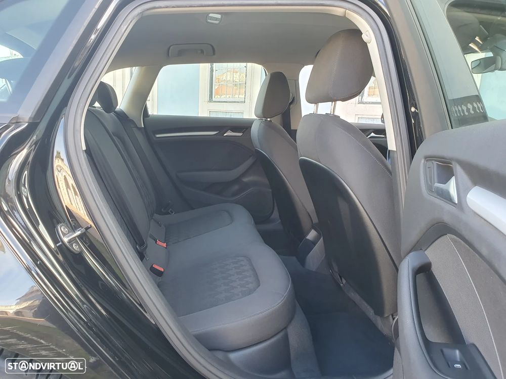 Audi A3 Sportback 1.6 TDI Attraction Ultra - 28