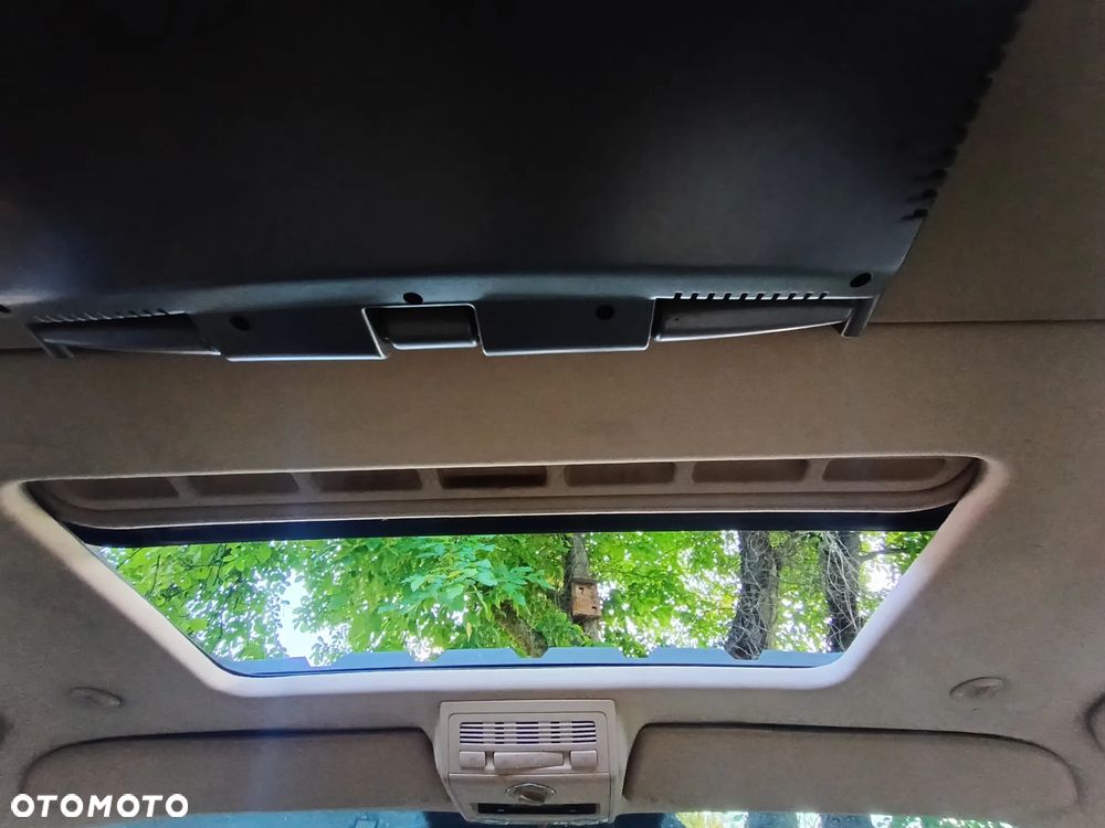 Volkswagen Multivan - 21