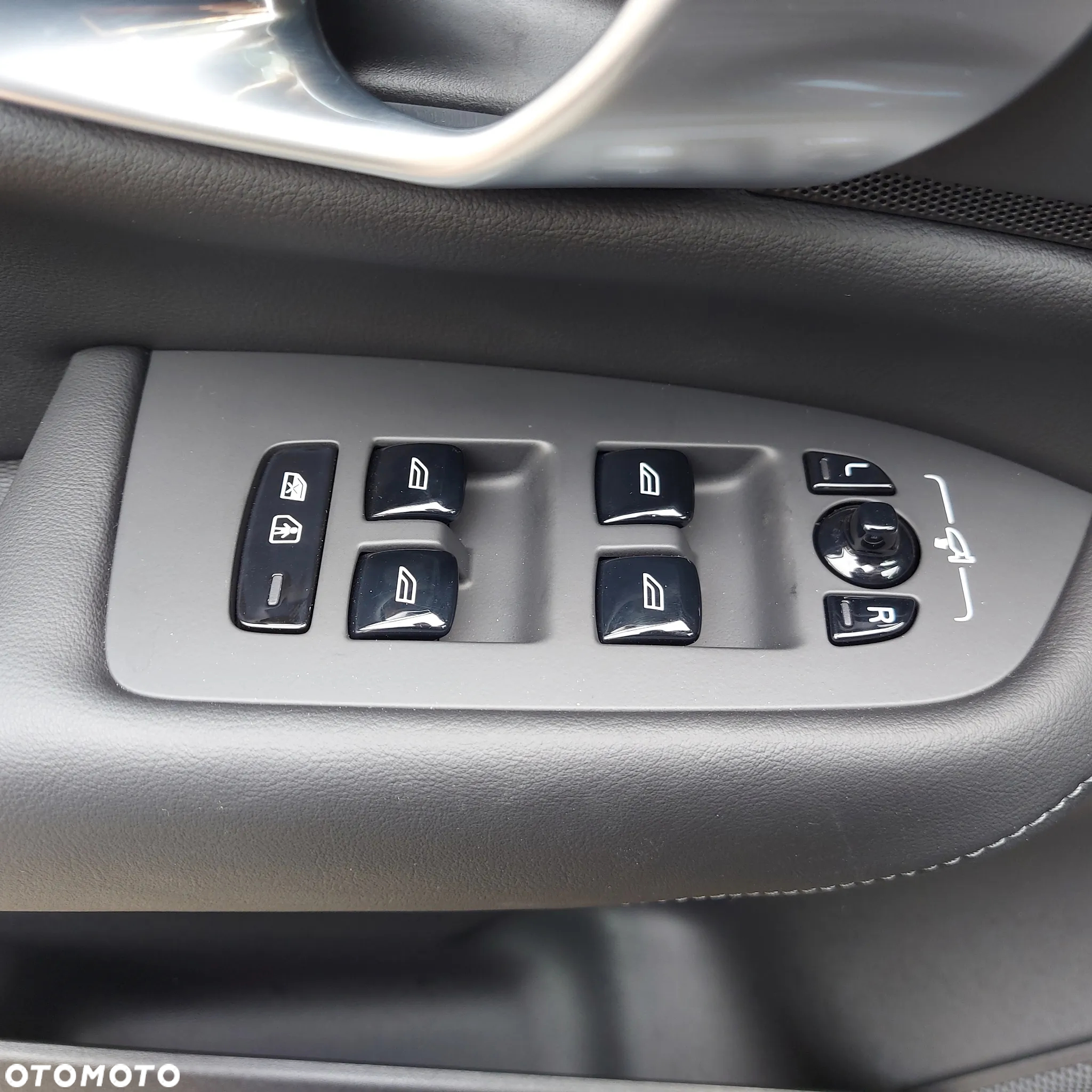 Volvo XC 90 B5 D AWD Plus Bright - 24