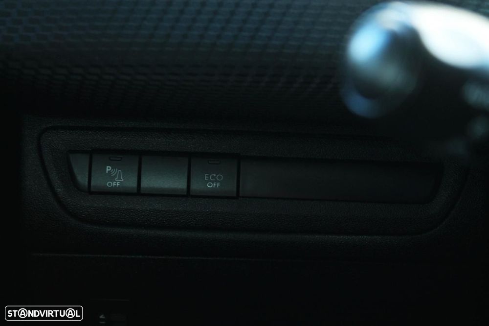 Peugeot 2008 1.6 BlueHDi GT Line - 31