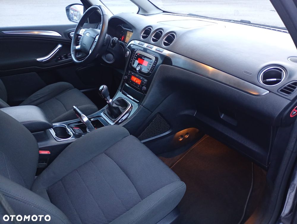 Ford Galaxy 2.0 TDCi Ambiente - 29