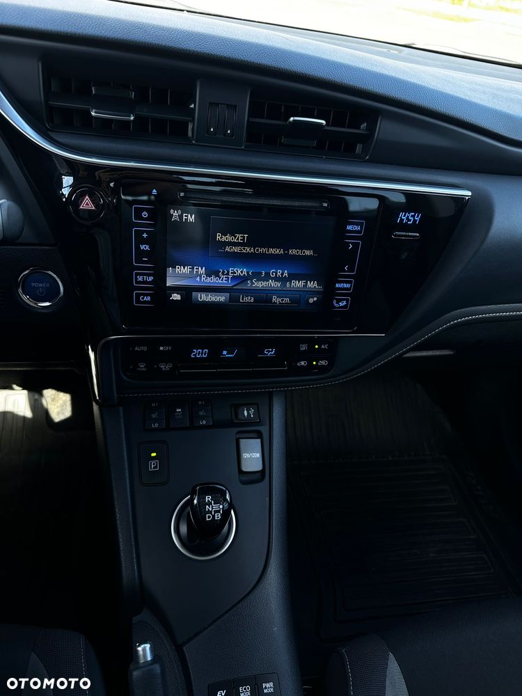 Toyota Auris Hybrid 135 Prestige - 13