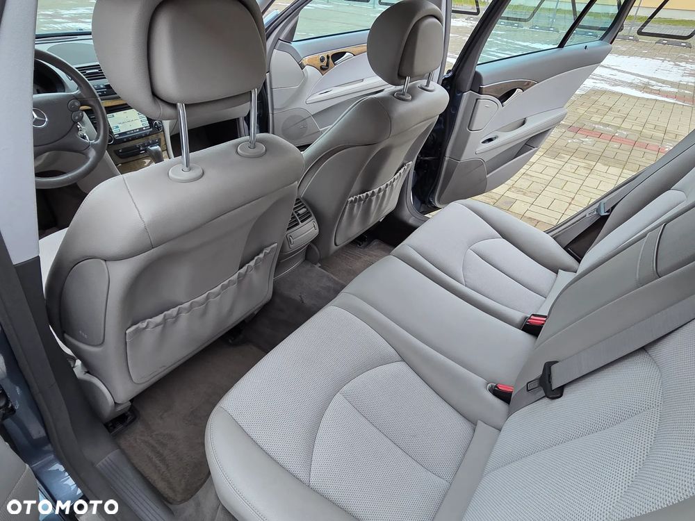 Mercedes-Benz Klasa E 320 CDI 4Matic Automatik Avantgarde DPF BusinessEDITION - 25