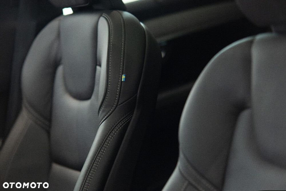 Volvo V90 Cross Country - 17