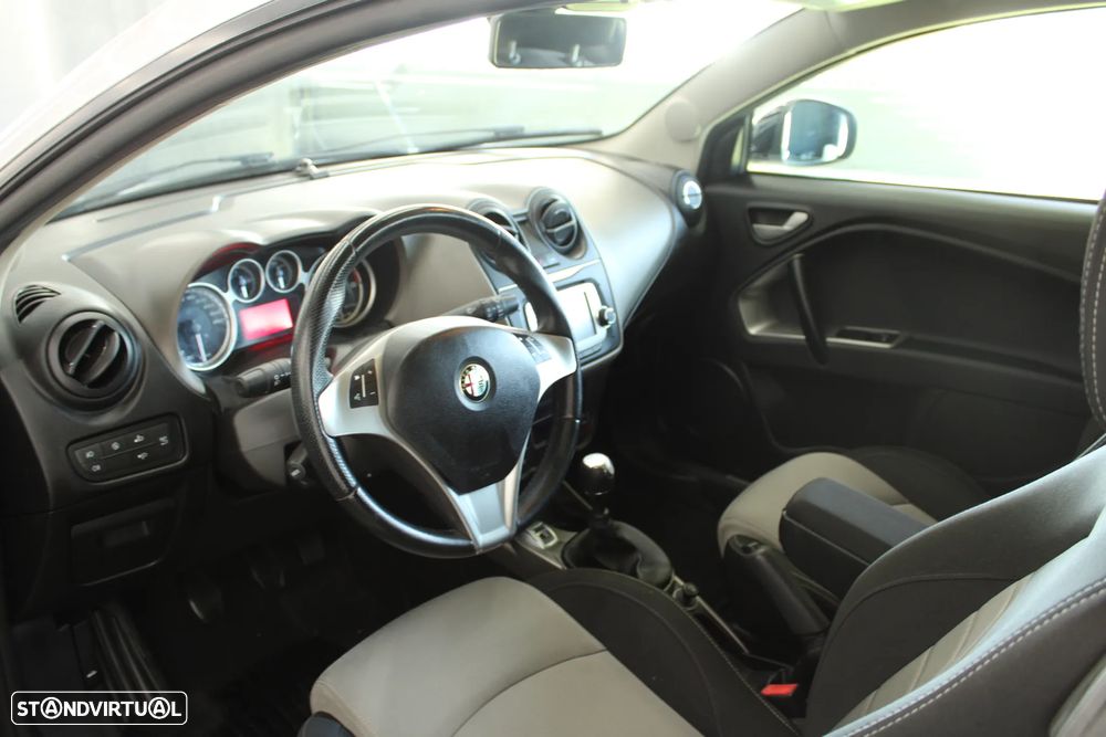 Alfa Romeo MiTo 1.3 JTD Distinctive S&S - 34