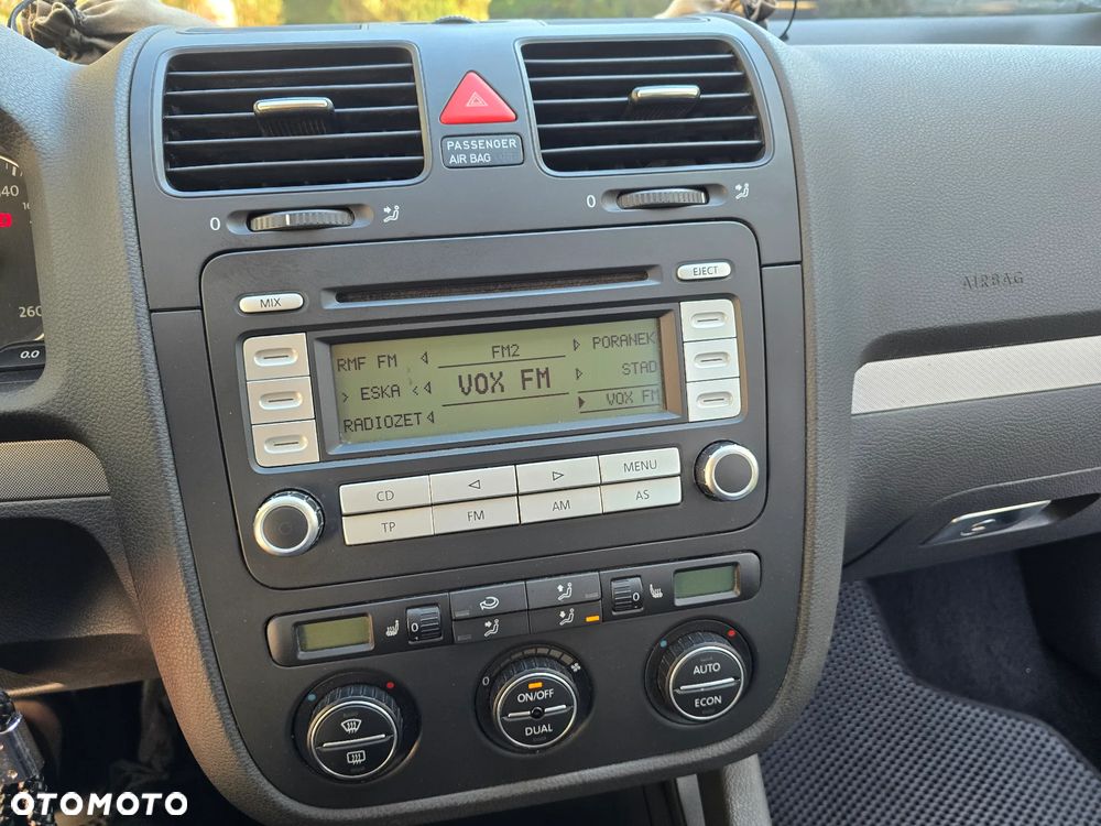 Volkswagen Golf 1.6 Comfortline - 11